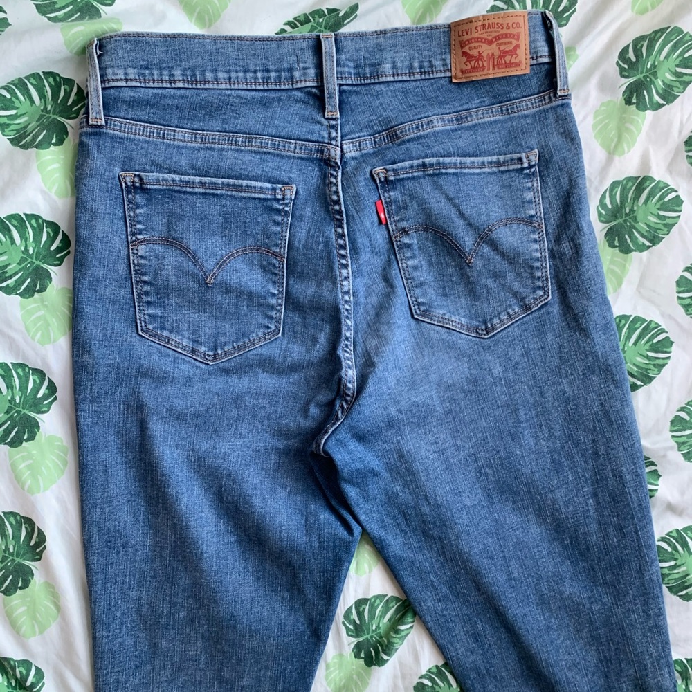 LEVIS JEANS SALEE😃‼️‼️ - Picture 4 of 5